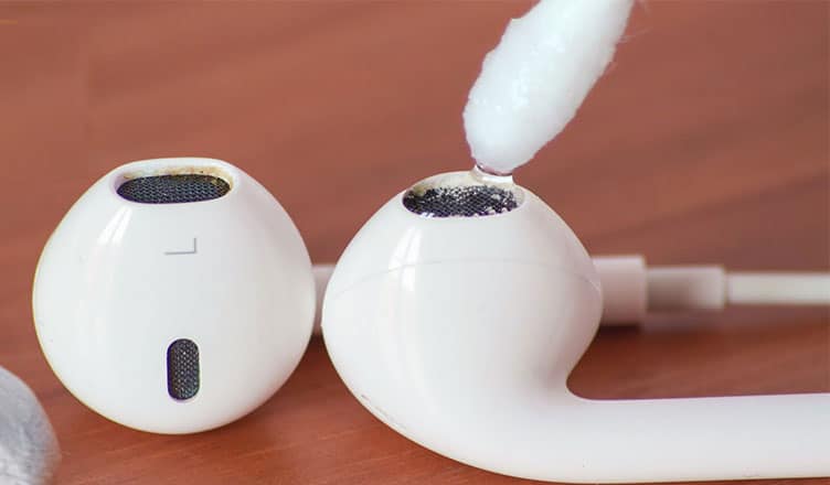 How to Clean Apple AirPods [DIY] - INDABAA