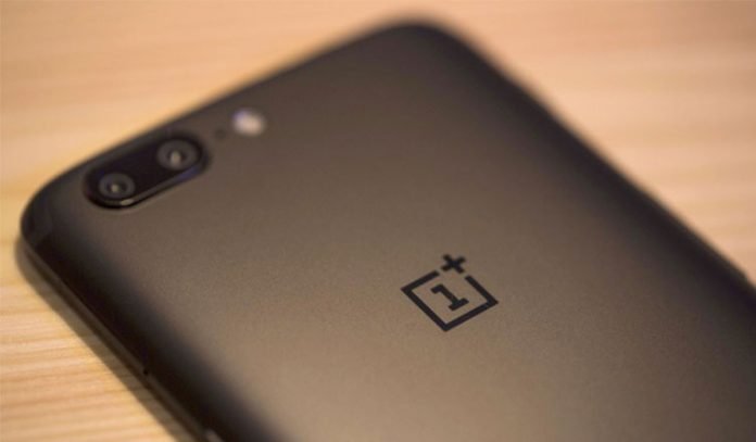  iPhone XのFace IDとOnePlus 5Tの「Face Unlock」顔認識